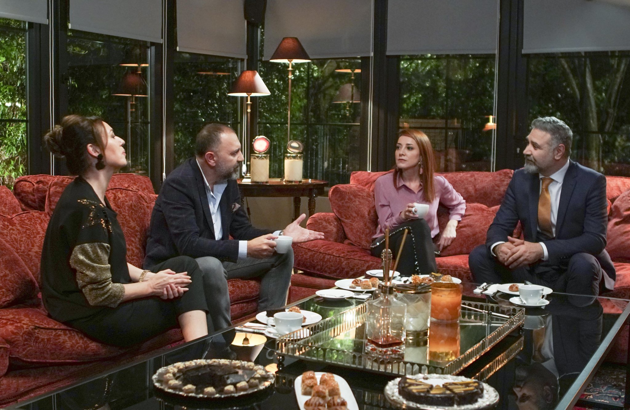 Гекче янардаг. Долунай Сойсерт