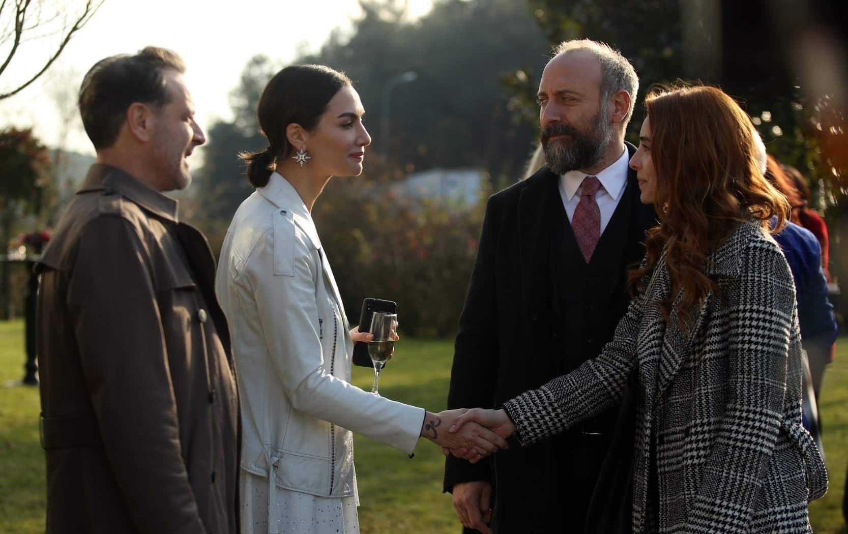 Вавилон 2015. Бирдже акалай в сериале вавилон. Вавилон бразильский сериал. Актёры сериала вавилон бразилия. Вавилон сериал 2015.